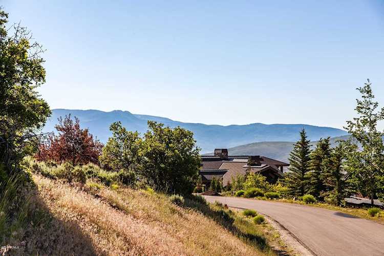 8223 N Sunrise Loop Park City, UT 84098