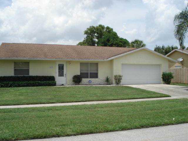 4633 Blue Pine Circle Lake Worth, FL 33463