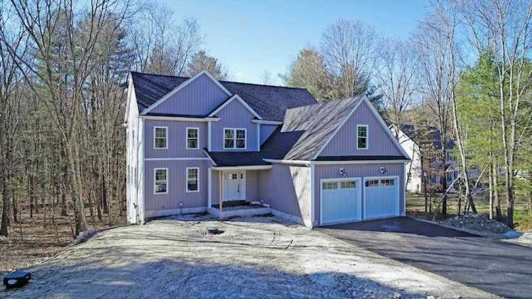 9 Oakhill Ave Wrentham, MA 02093