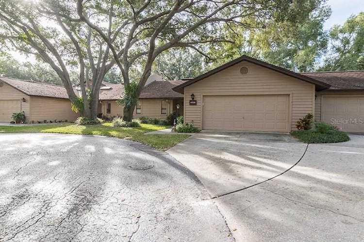 11728 Ridgeview Lane Seminole, FL 33772