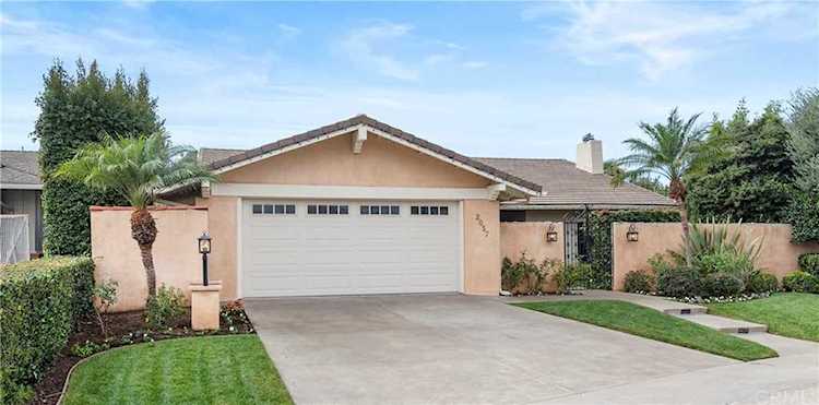 2057 Commodore Road Newport Beach, CA 92660