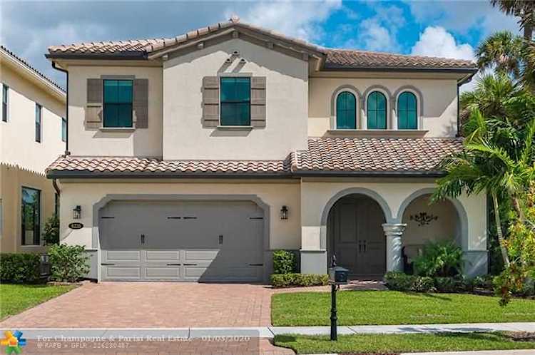 8235 Grand Prix Ln Boynton Beach, FL 33472