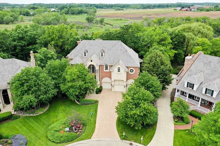 28532 N Sky Crest Dr Mundelein, IL 60060