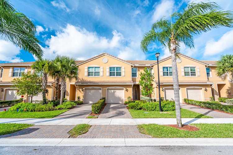 5812 Monterra Club Drive Lake Worth, FL 33463
