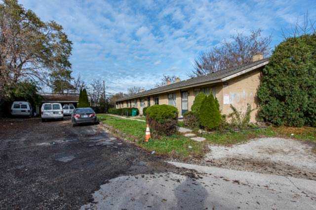 2524 24th Place North Chicago, IL 60064