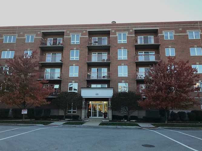 476 Alles St #208 Des Plaines, IL 60016