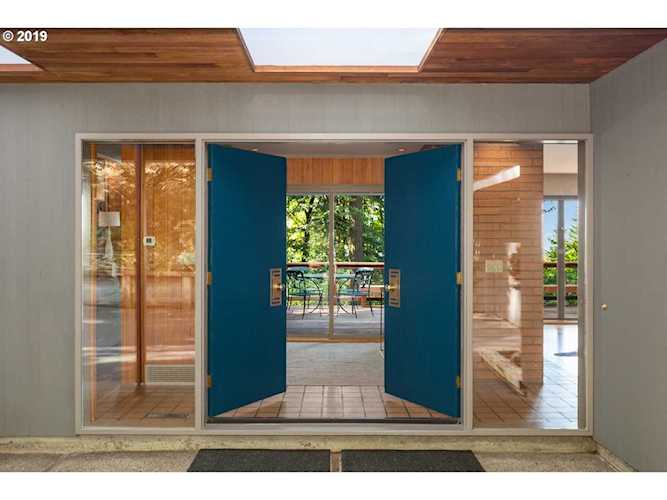 395 NW Brynwood Ln Portland, OR 97229