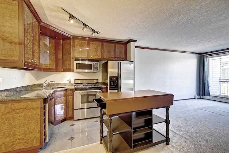 2440 34 Avenue SW #109 Calgary, AB T2T 2C8