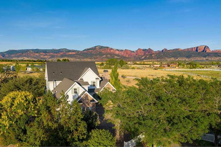 123 Rachel LN New Harmony, UT 84757