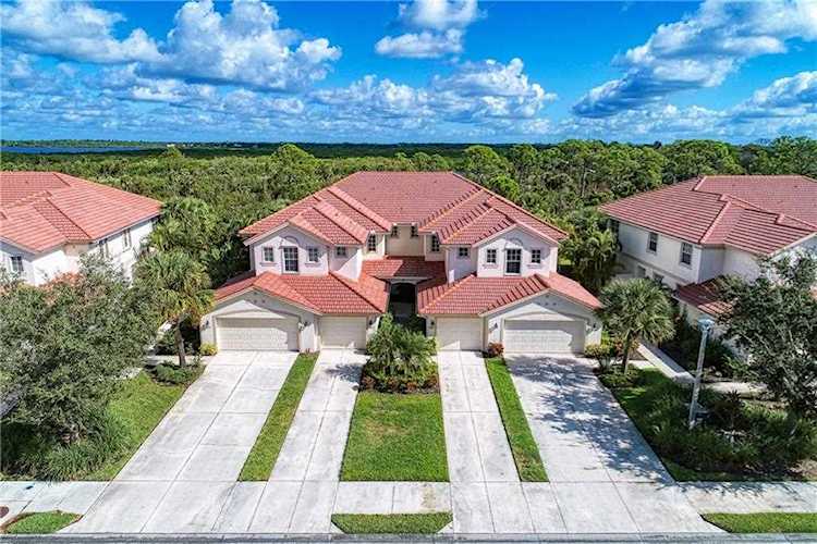4669 Club Drive #202 Port Charlotte, FL 33953