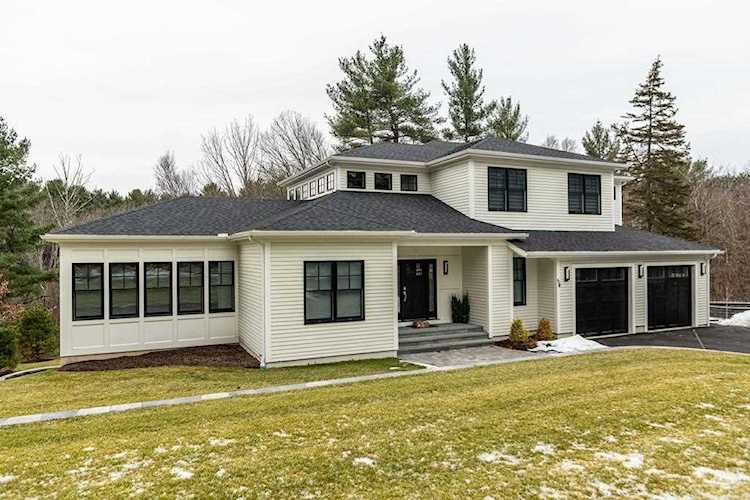 58 Rice Rd Wayland, MA 01778