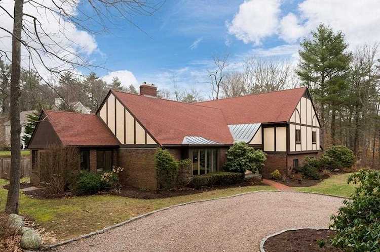10 Woods Rd Norwell, MA 02061