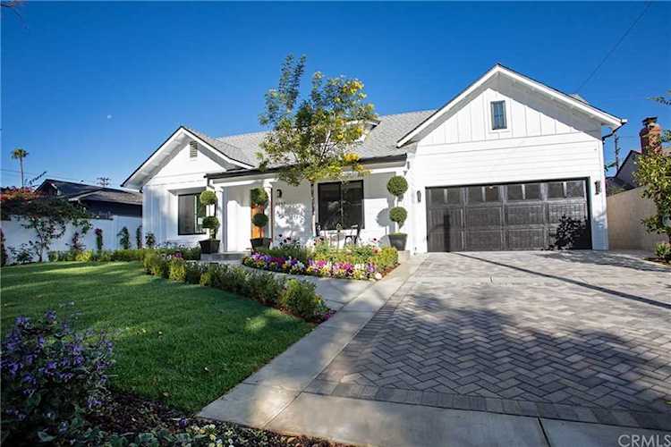 4411 W Jacaranda Avenue Burbank, CA 91505
