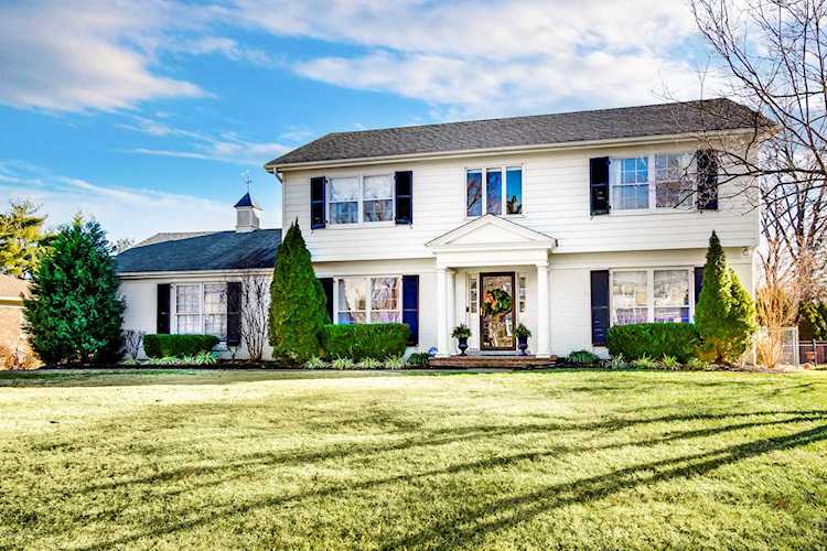 6104 Rodes Dr Louisville, KY 40222