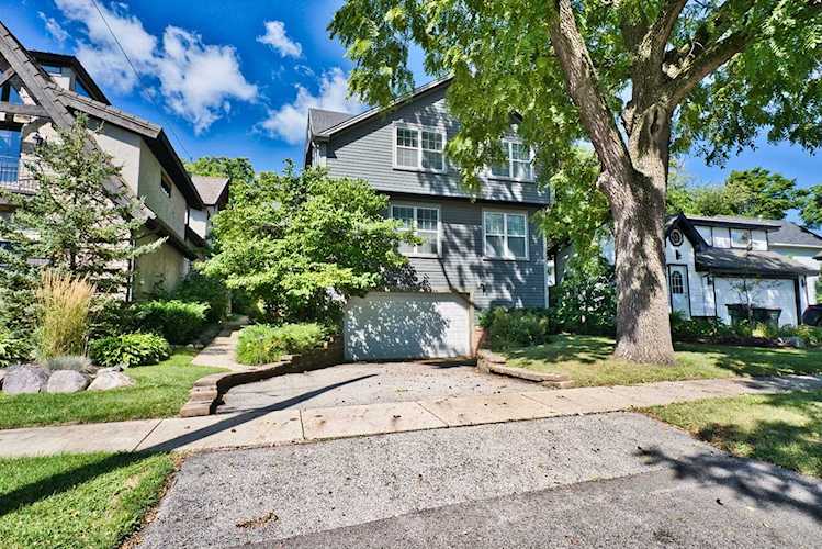 333 1st St Libertyville, IL 60048