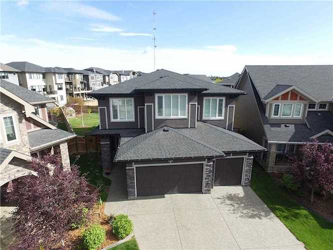 126 Aspen Vista Place SW Calgary, AB T3H 0Y7