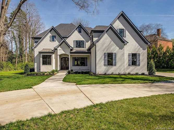 3019 Sharon Rd Charlotte, NC 28211