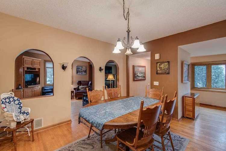 10105 Linnet Street NW Coon Rapids, MN 55433