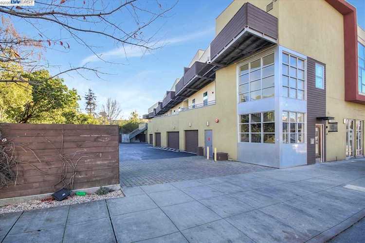 2400 Dowling Pl Berkeley, CA 94705 | MLS 40891516 Photo 1