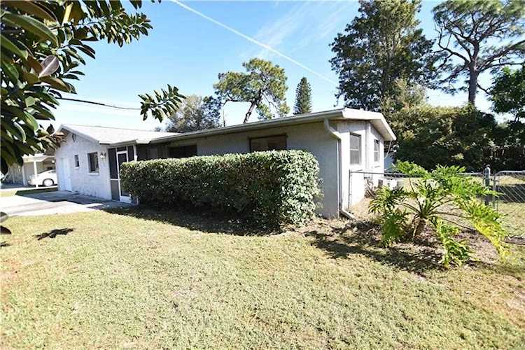 4205 Worcester Rd Sarasota, FL 34231