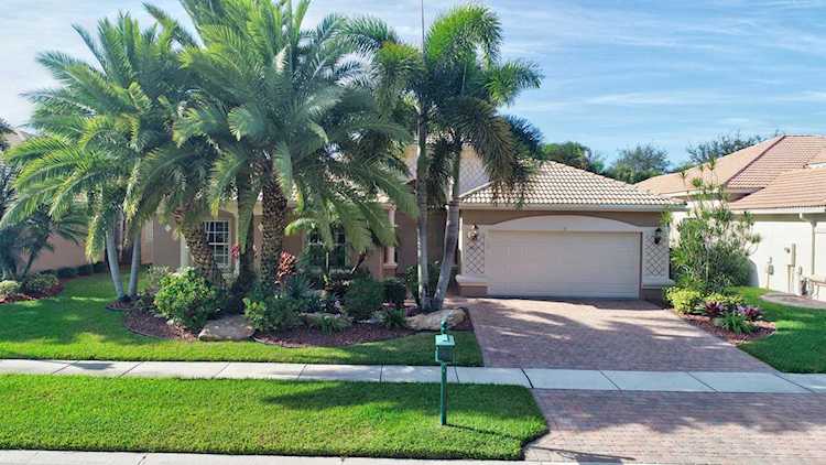 6827 Milani Street Lake Worth, FL 33467