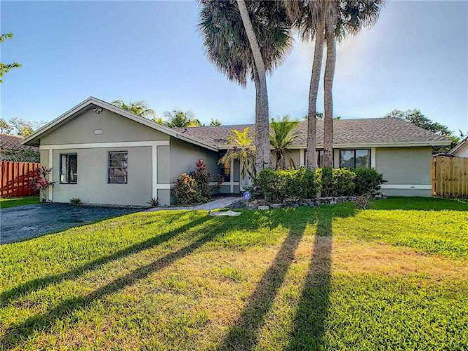 19686 Liberty Rd Boca Raton, FL 33434