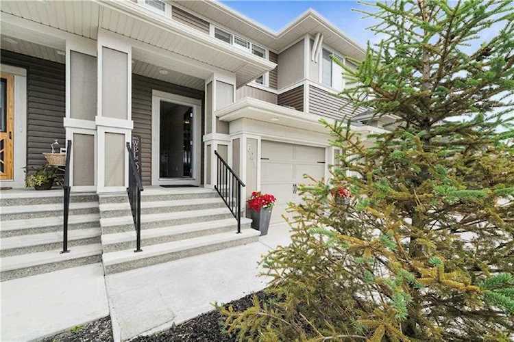 621 Hillcrest Road SW Airdrie, AB T4B 4C8