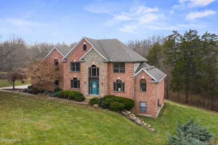 2404 Running Brook Trail Fisherville, KY 40023