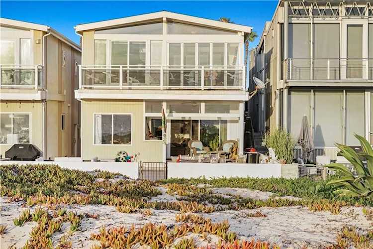 7404 W Oceanfront Newport Beach, CA 92663