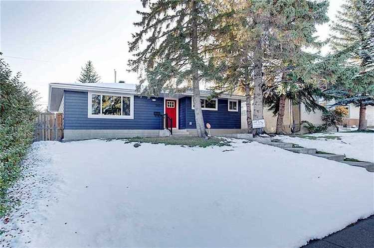 5927 Lockinvar Road SW Calgary, AB T3E 5X4