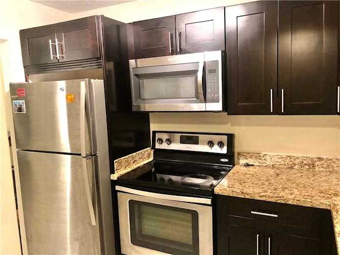 4105 NE 21st Ter Lighthouse Point, FL 33064