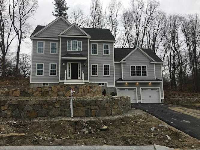 40 Windstone Drive Northbridge, MA 01534