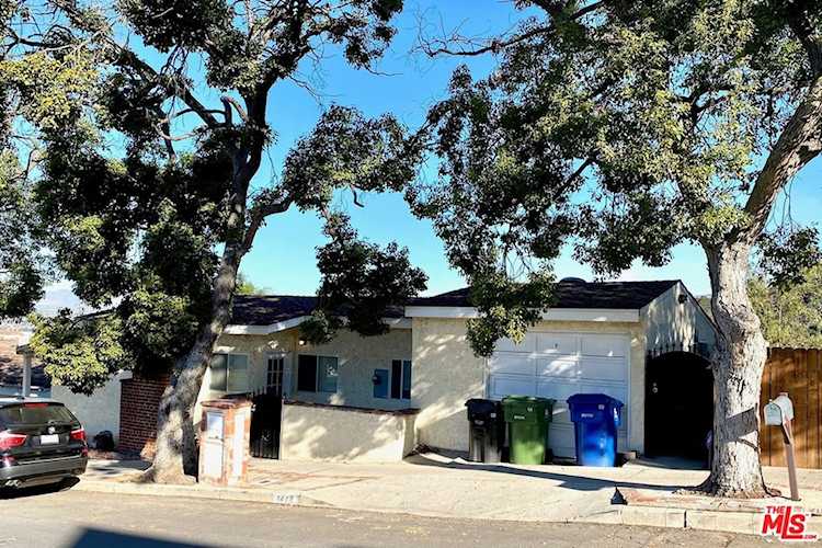 3082 Lake Hollywood Drive Los Angeles, CA 90068
