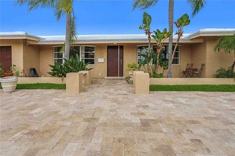 4130 NE 27th Ave Lighthouse Point, FL 33064