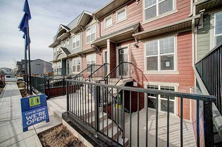 126 Cranbrook Square SE Calgary, AB T3M 0J1