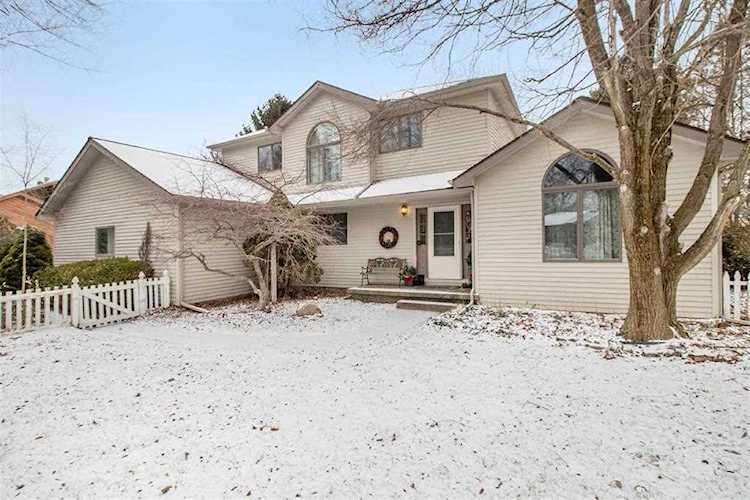 1306 N Freer Rd Chelsea, MI 48118
