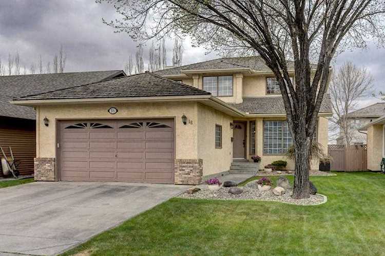 16 Douglas Woods Grove SE Calgary, AB T2Z 2H1