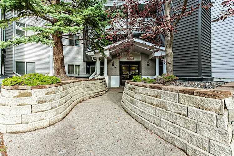 10 Sierra Morena Mews SW #116 Calgary, AB T3H 3K5