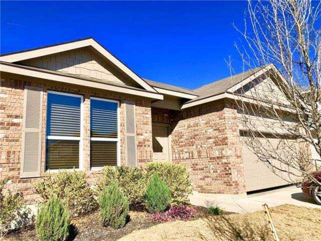 118 Four Star Dr Elgin, TX 78621