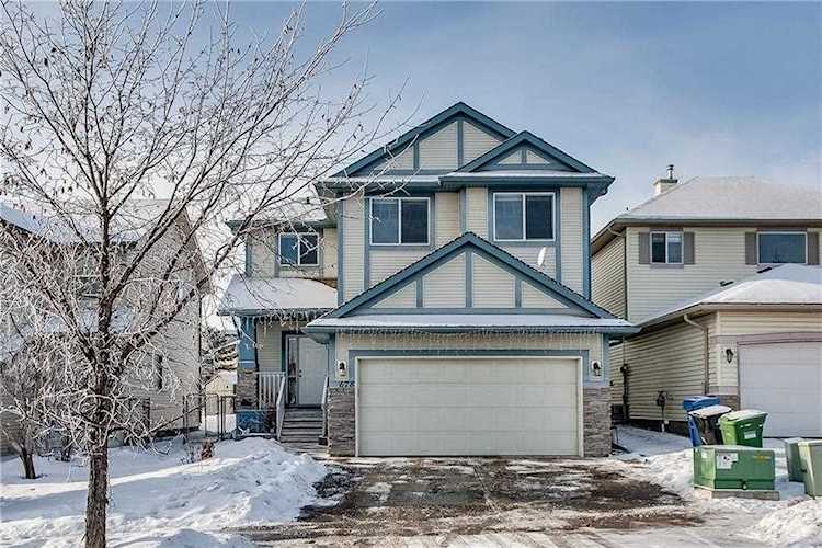 678 Cougar Ridge Drive SW Calgary, AB T3H 4W9