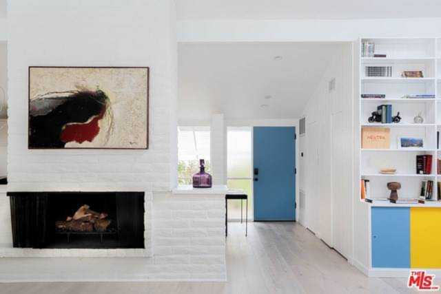 2855 Moraga Drive Los Angeles, CA 90077