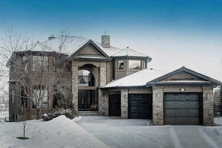 44 Valley Ponds Place NW Calgary, AB T3B 5T5