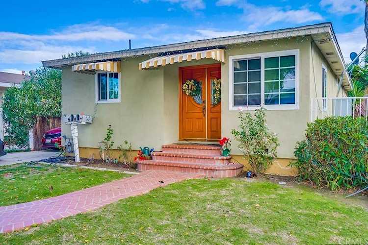 6128 Walnut Avenue Long Beach, CA 90805