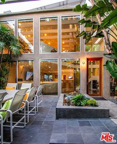 819 Dickson Street Marina Del Rey, CA 90292
