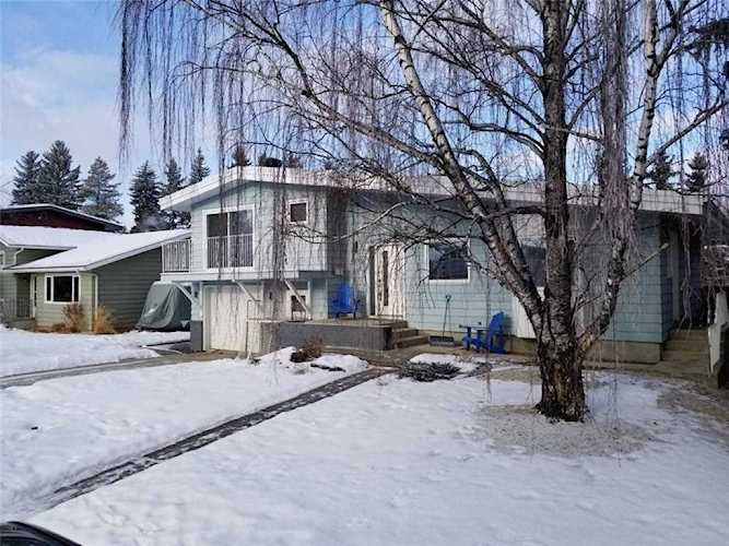 1036 78 Avenue SW Calgary, AB T2V 0T8