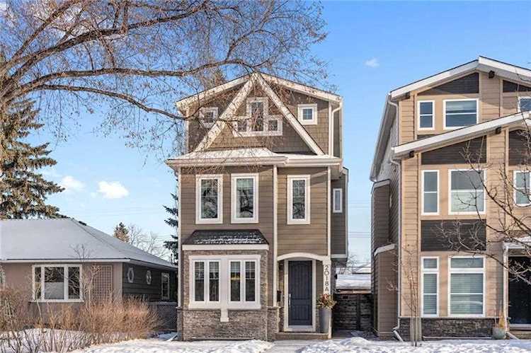 2018A 26A Street SW Calgary, AB T3E 2C1