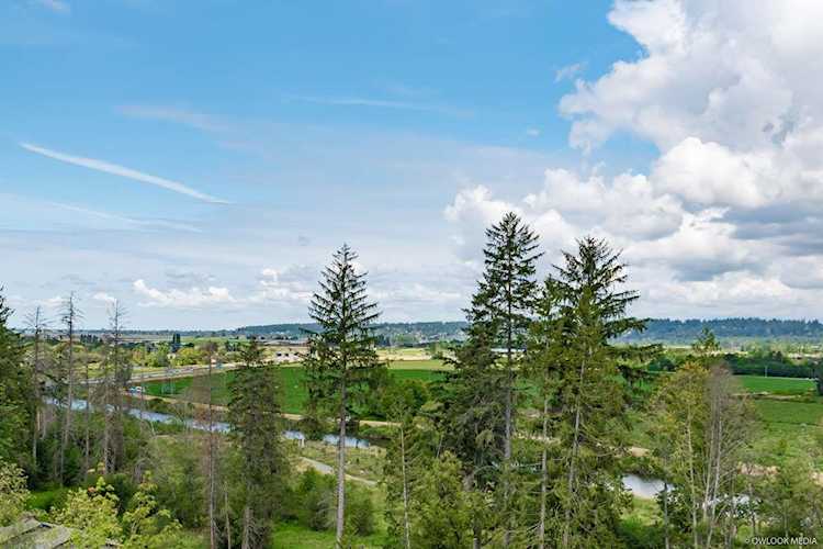14879 35A Avenue Surrey, BC V3Z 0Y7