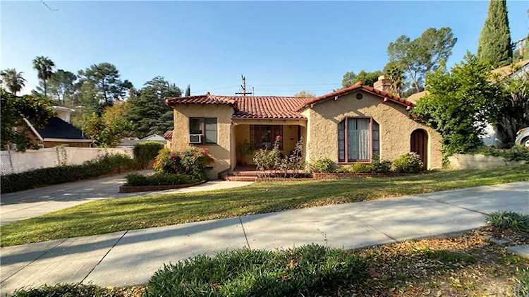 709 Glenmore Boulevard Glendale, CA 91206