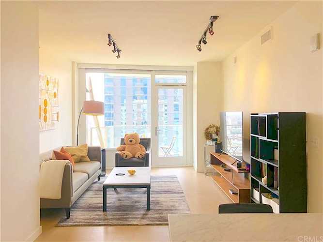 1050 S Grand Avenue #2003 Los Angeles, CA 90015