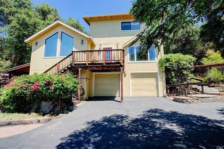 1131 Palomino Road Cloverdale, CA 95425